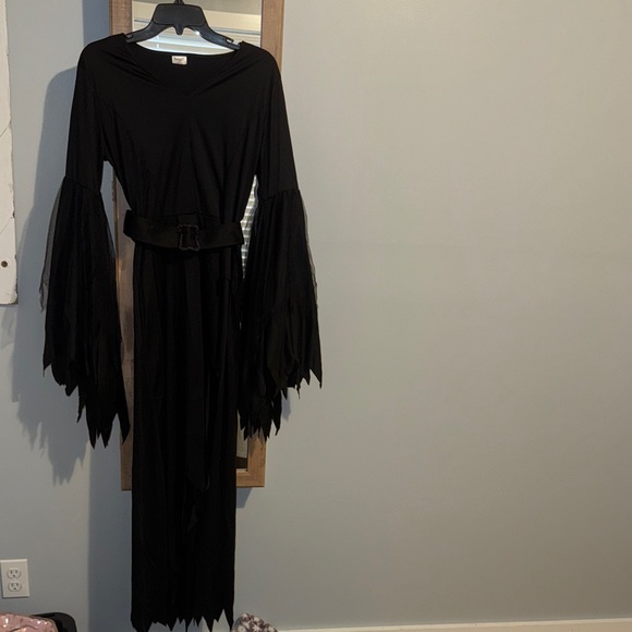 Spirit Gothic Witch Costume - Black and Purple - Picture 3 of 5